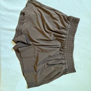Vuori Villa Women's Brown Shorts